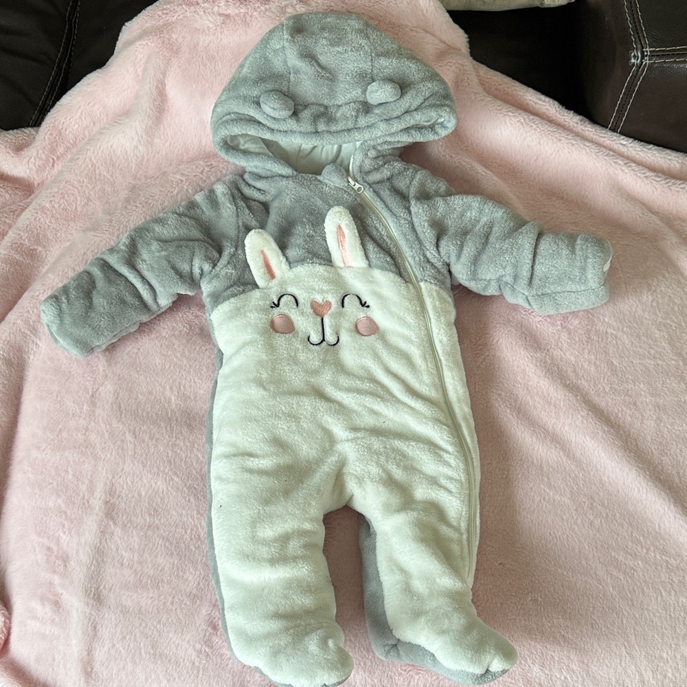 Baby Bunny One Piece** Bundle 5+ items and name your offer!!! 💖💞